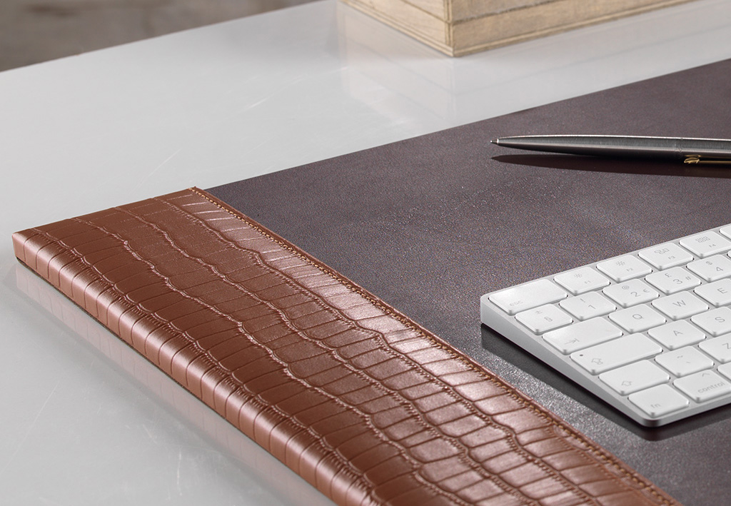 PERFECT LEATHER DESK PAD