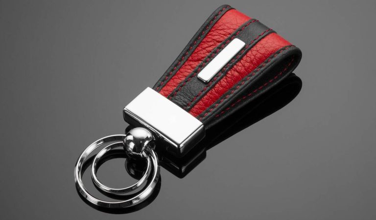 STYLE IN LEATHER KEY CHAIN