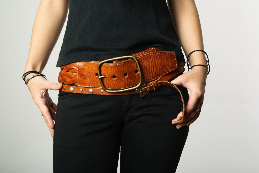 TAN LEATHER WRAP BELT WITH VINTAGE STYLE BUCKLE
